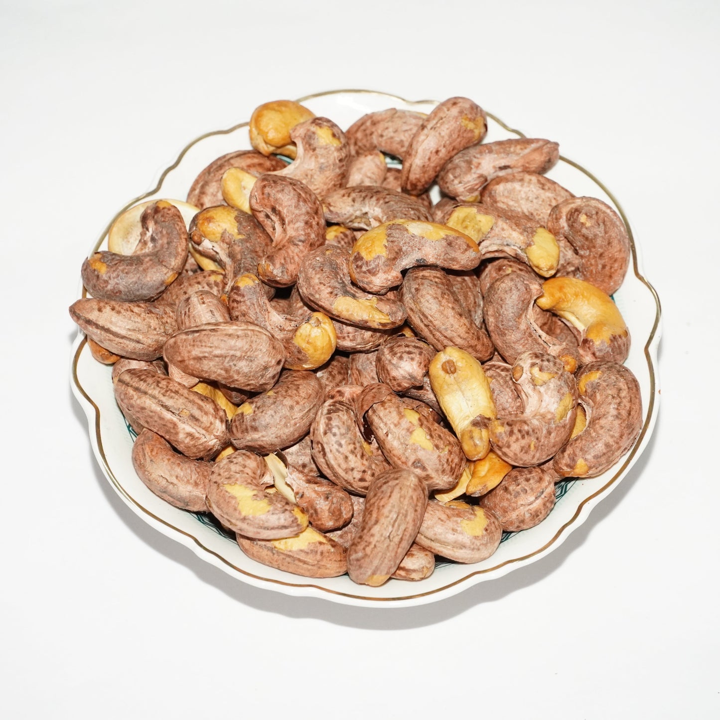 Premium Smoked Roasted & Salted Unpeeled Cashews (200g)